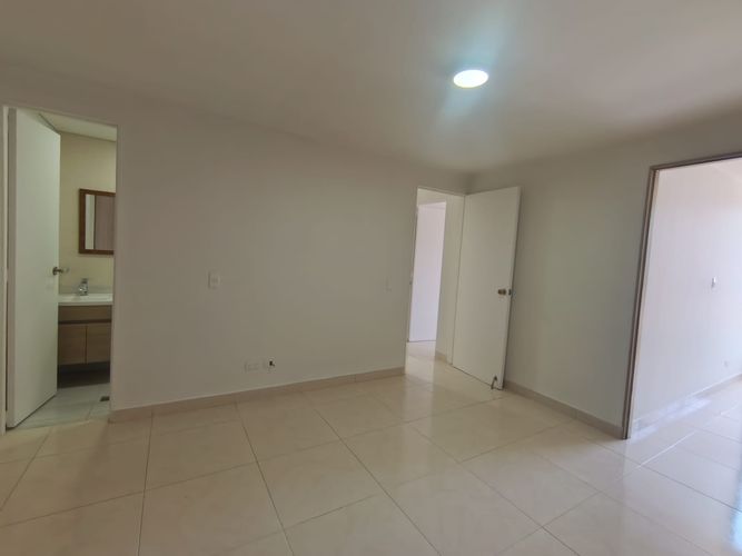 Apartamento de 3 alcobas en arriendo en Laureles, Medellín, 90 m² · foto 13 de 19