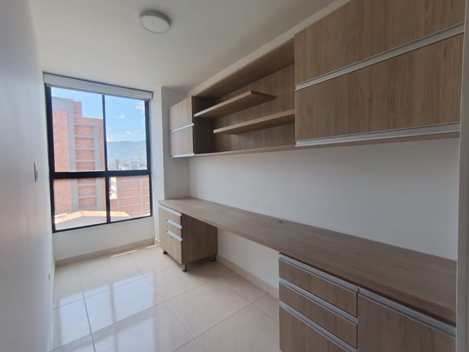 Apartamento de 3 alcobas en arriendo en Laureles, Medellín, 90 m² · foto 15 de 19