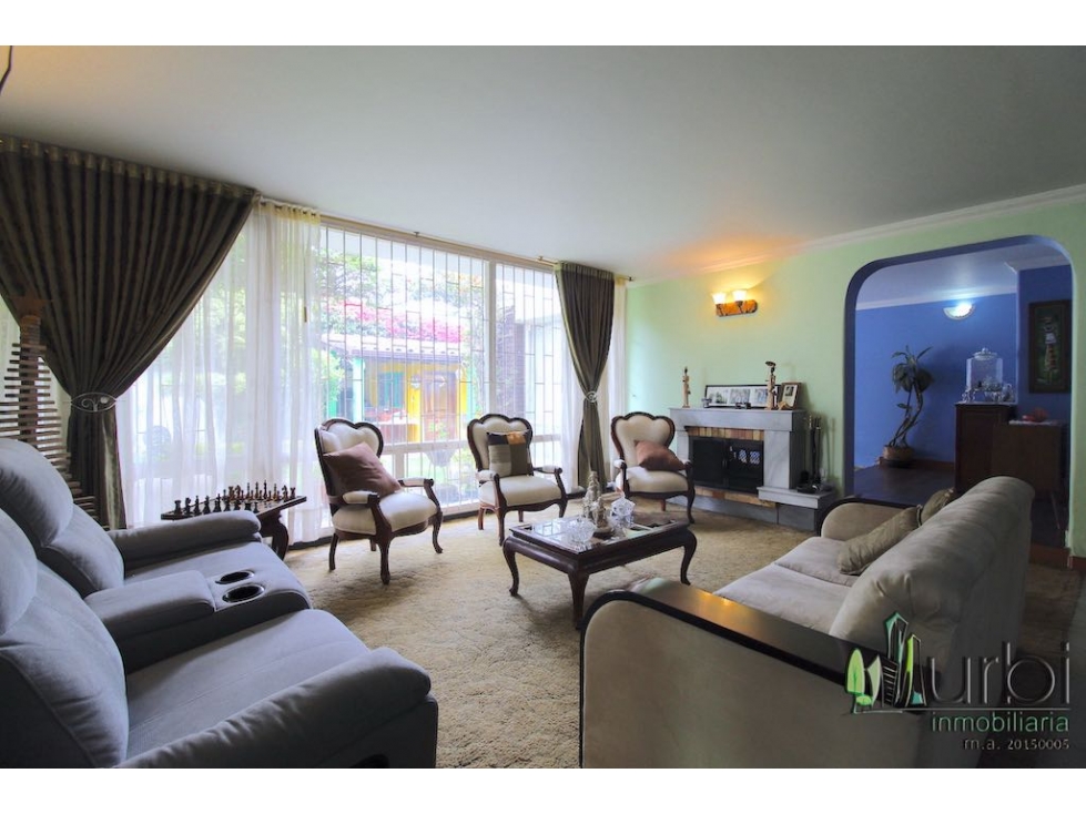 Casa en venta en Niza, Bogotá · foto 2 de 20