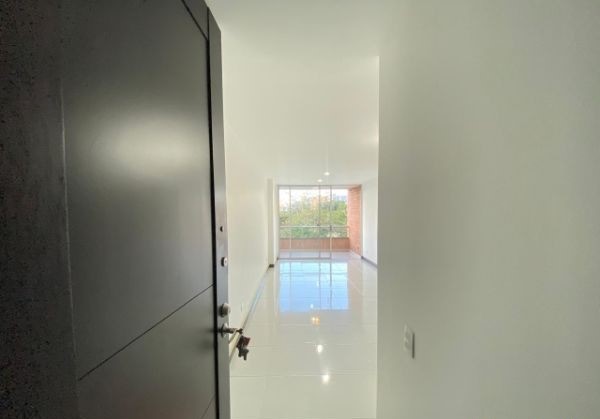 Apartamento en arriendo en Loma Del Esmeraldal, Envigado · foto 3 de 13
