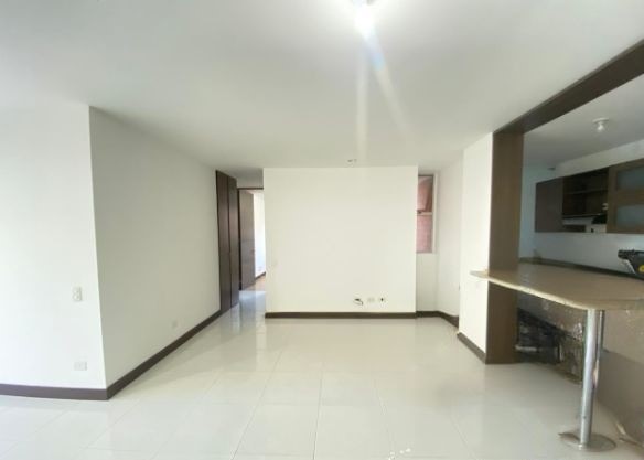 Apartamento en arriendo en Loma Del Esmeraldal, Envigado · foto 5 de 13
