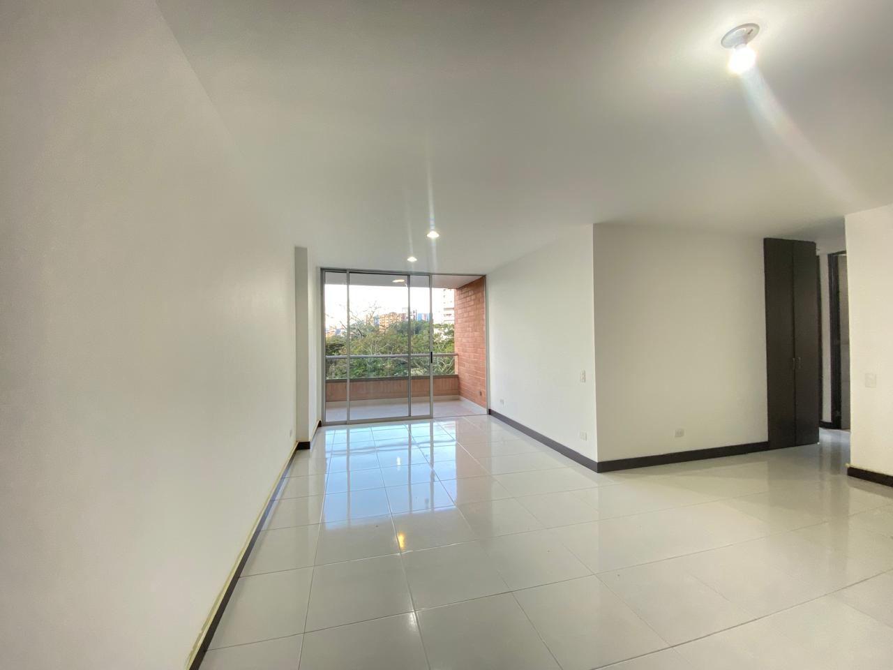 Apartamento en arriendo en Loma Del Esmeraldal, Envigado · foto 6 de 13