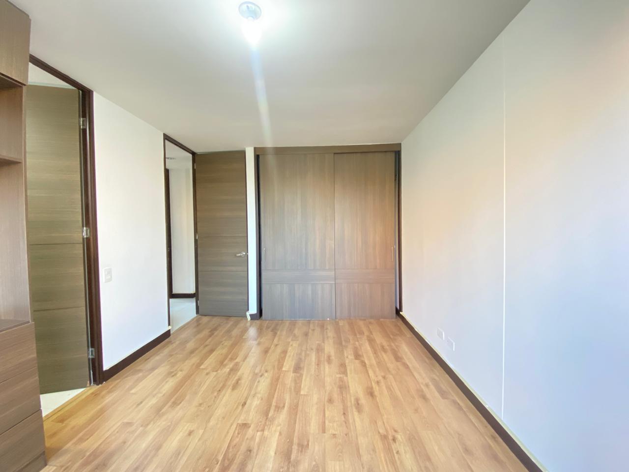 Apartamento en arriendo en Loma Del Esmeraldal, Envigado · foto 8 de 13