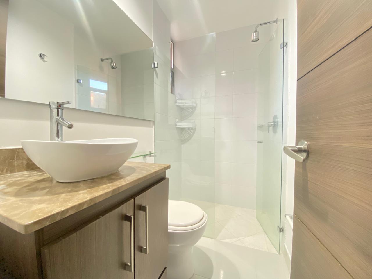 Apartamento en arriendo en Loma Del Esmeraldal, Envigado · foto 9 de 13