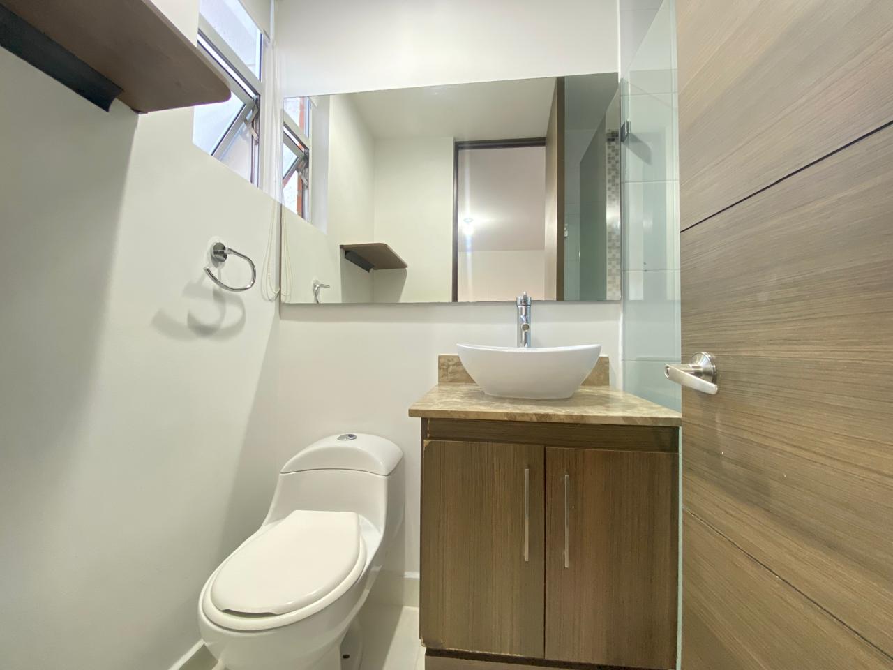 Apartamento en arriendo en Loma Del Esmeraldal, Envigado · foto 11 de 13