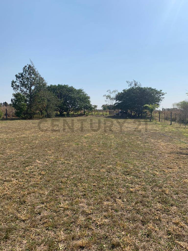 Exclusivo Terreno en Venta en Condominio Surubi'í: ¡Tu Oportunidad de Inversión y Calidad de Vida! — foto 2