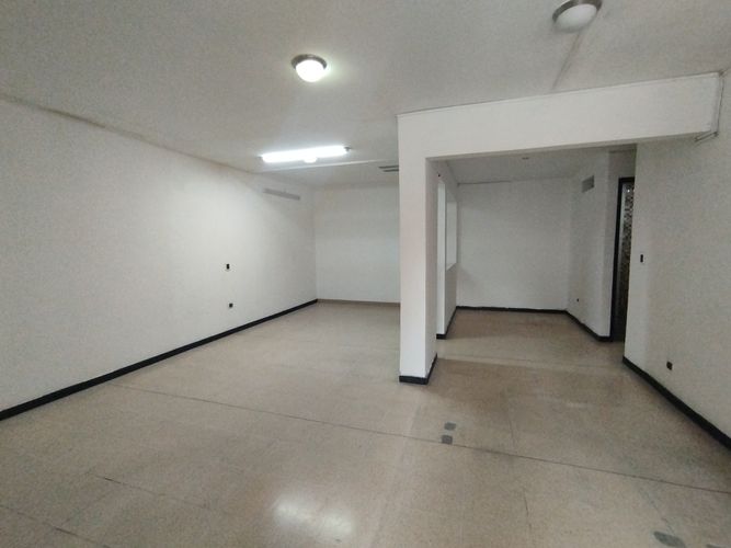 Local en arriendo en Laureles, Medellín, 430 m² · foto 2 de 20