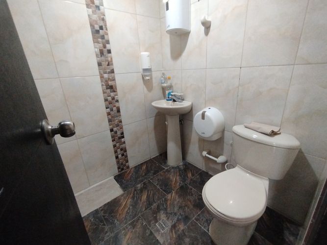 Local en arriendo en Laureles, Medellín, 430 m² · foto 6 de 20