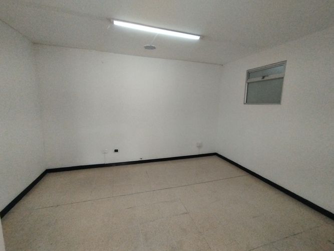 Local en arriendo en Laureles, Medellín, 430 m² · foto 19 de 20