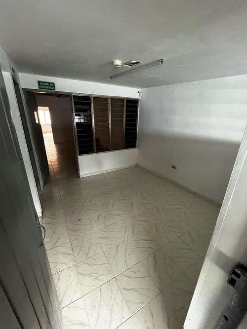 Bodega en arriendo en Manzanares, Cali, 280 m² · foto 7 de 19