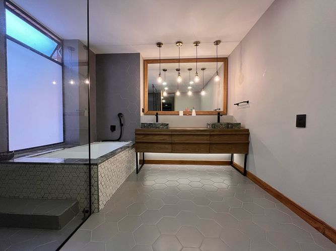 Apartamento de 2 alcobas en venta en El Poblado, Medellín, 158 m² · foto 18 de 20