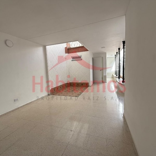Casa en venta en Florida nueva, Medellín 2
