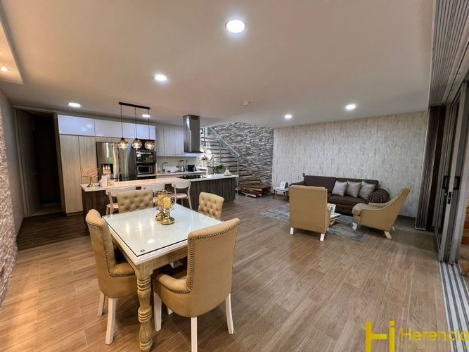 Casa de 3 alcobas en venta en El Poblado, Envigado, 200 m² · foto 5 de 24