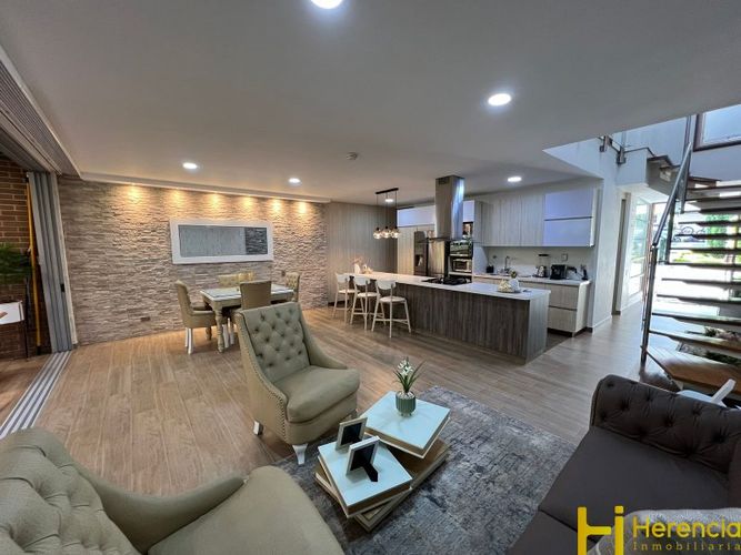 Casa de 3 alcobas en venta en El Poblado, Envigado, 200 m² · foto 6 de 24