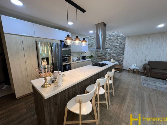 Casa de 3 alcobas en venta en El Poblado, Envigado, 200 m² · foto 10 de 24