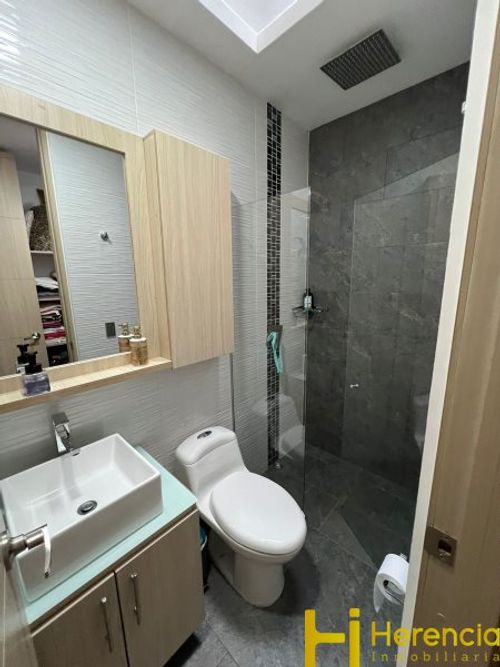 Casa de 3 alcobas en venta en El Poblado, Envigado, 200 m² · foto 16 de 24