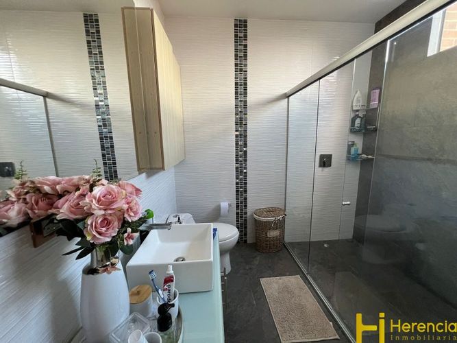 Casa de 3 alcobas en venta en El Poblado, Envigado, 200 m² · foto 19 de 24