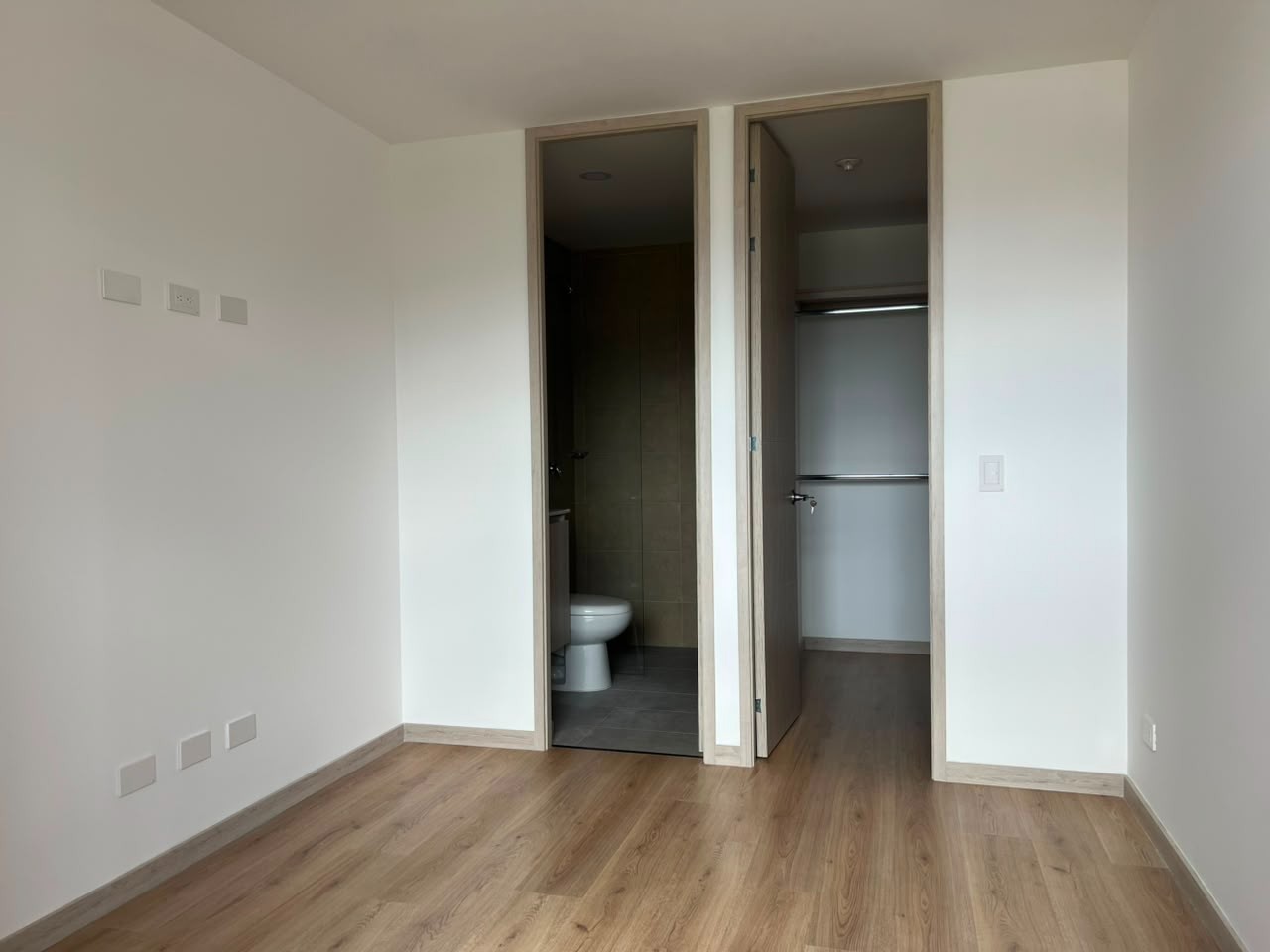 Apartamento en arriendo en Loma Del Barro, Envigado · foto 4 de 14