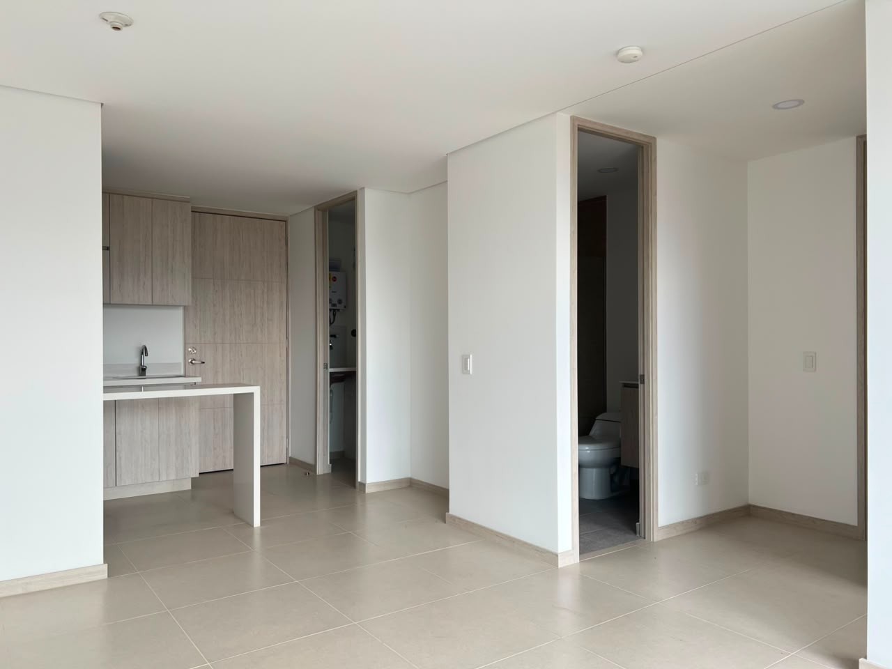 Apartamento en arriendo en Loma Del Barro, Envigado · foto 5 de 14