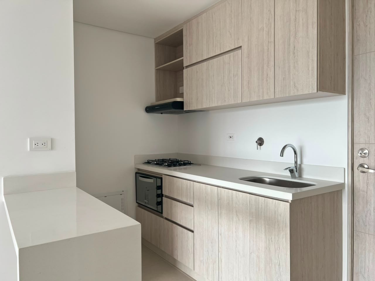 Apartamento en arriendo en Loma Del Barro, Envigado · foto 9 de 14
