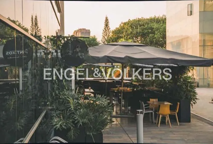 Local comercial en venta en El Poblado, Medellín 3