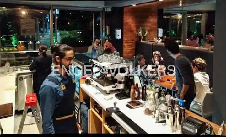 Local comercial en venta en El Poblado, Medellín 2