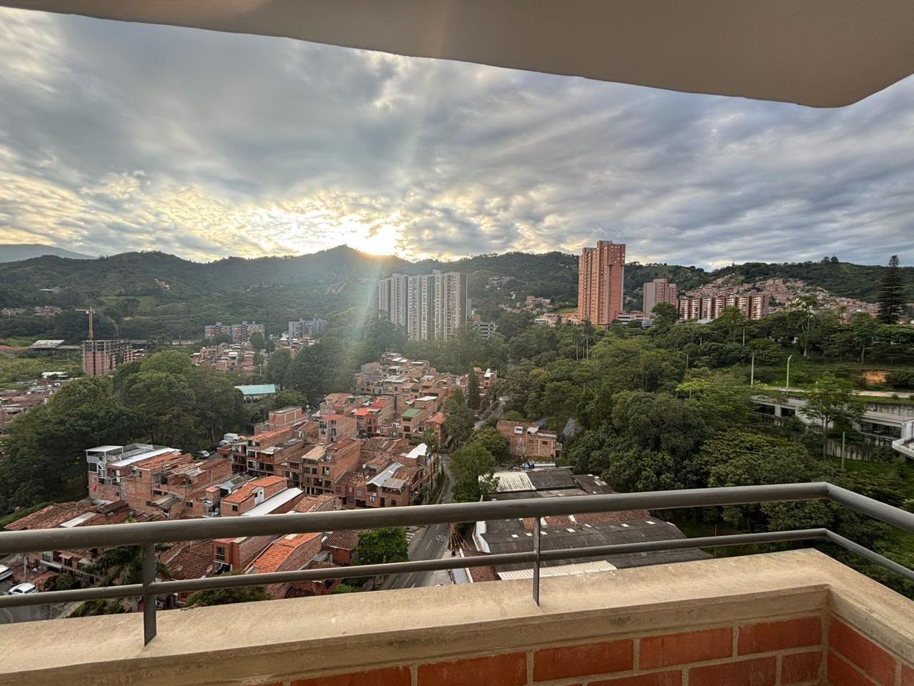 Apartamento en venta en Santa Maria No. 1, Itagüí · foto 3 de 24