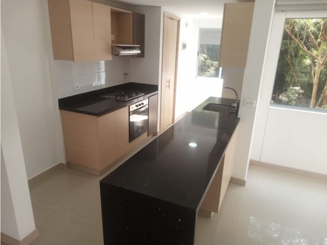 Apartamento de 3 alcobas en venta en San Jose, Sabaneta, 120 m² · foto 2 de 20