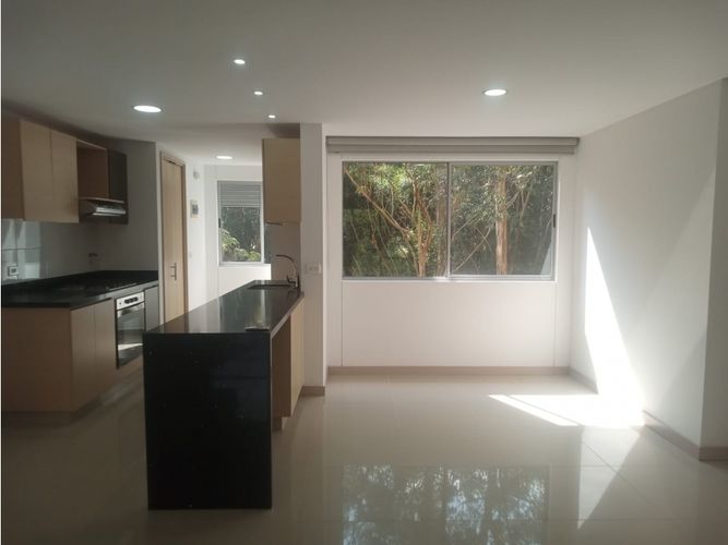 Apartamento de 3 alcobas en venta en San Jose, Sabaneta, 120 m² · foto 3 de 20