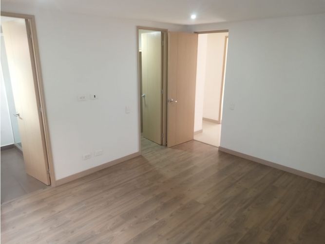Apartamento de 3 alcobas en venta en San Jose, Sabaneta, 120 m² · foto 10 de 20