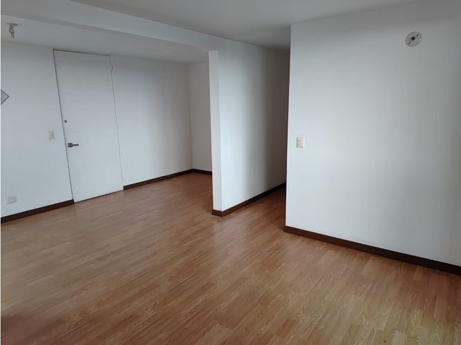 Apartamento de 3 alcobas en venta en Santa Teresa, Bogotá, 80 m² · foto 4 de 21