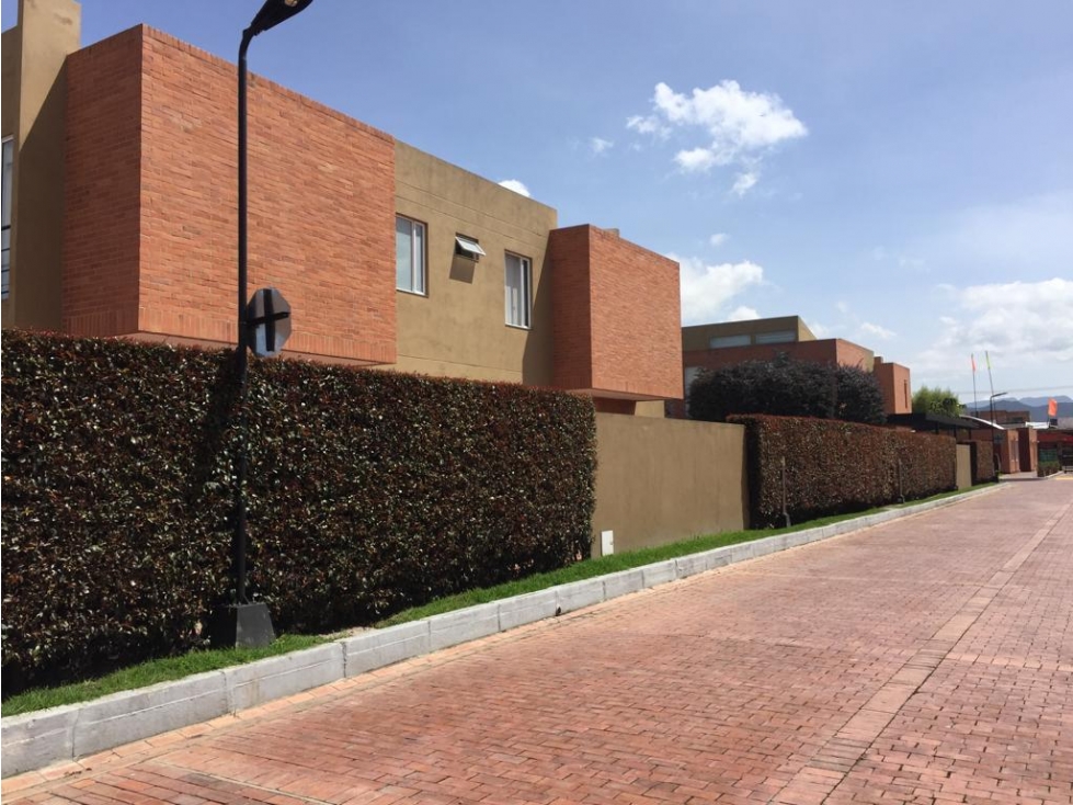 Casa en venta en Chuntame, Cajicá · foto 2 de 14
