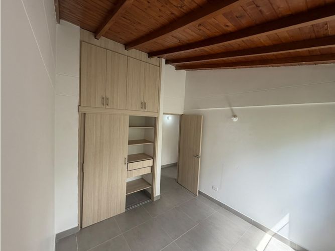 Apartamento de 3 alcobas en venta en Loma De Las Brujas, Envigado, 92 m² · foto 8 de 15