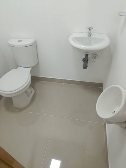 Local en arriendo en Centro, La Estrella, 65 m² · foto 3 de 13