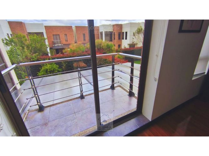 Casa de 5 alcobas en arriendo en La Estacion, Cajicá, 270 m² · foto 11 de 24