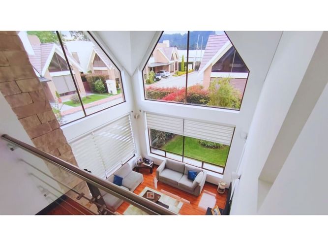 Casa de 5 alcobas en arriendo en La Estacion, Cajicá, 270 m² · foto 15 de 24