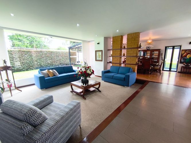 Casa de 4 alcobas en venta en Las Juntas, Chía, 381 m² · foto 3 de 22