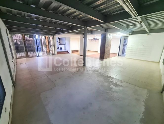 Casa de 20 alcobas en arriendo en Santa Maria De Los Angeles, Medellín, 680 m² · foto 2 de 17