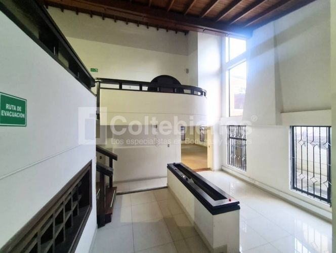 Casa de 20 alcobas en arriendo en Santa Maria De Los Angeles, Medellín, 680 m² · foto 5 de 17