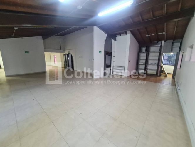 Casa de 20 alcobas en arriendo en Santa Maria De Los Angeles, Medellín, 680 m² · foto 8 de 17
