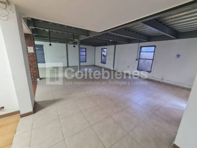 Casa de 20 alcobas en arriendo en Santa Maria De Los Angeles, Medellín, 680 m² · foto 10 de 17