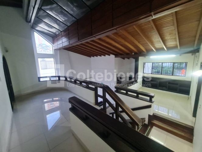 Casa de 20 alcobas en arriendo en Santa Maria De Los Angeles, Medellín, 680 m² · foto 13 de 17