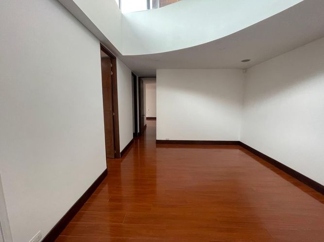 Apartamento de 3 alcobas en venta en Chicó Alto, Bogotá, 285 m² · foto 9 de 19