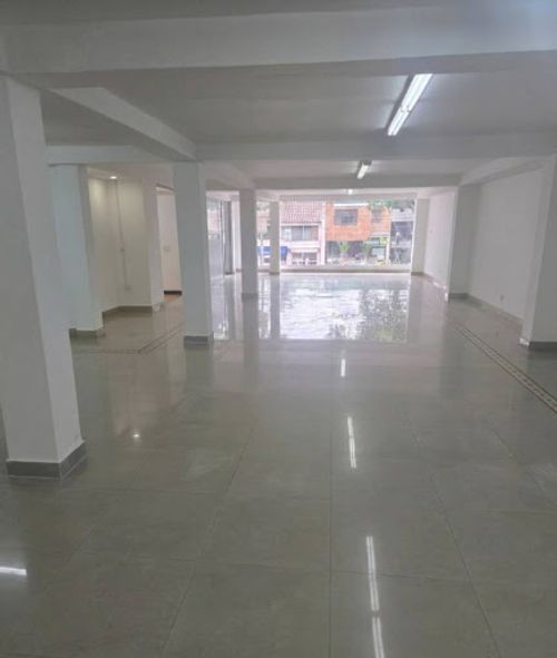 Local en arriendo en Camino Real, Cali, 220 m² · foto 2 de 8