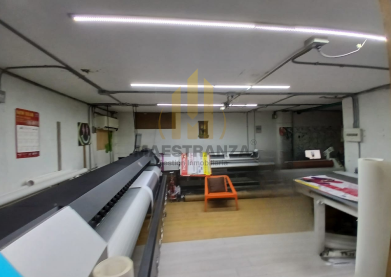 Bodega en venta en Laureles, Medellín 2