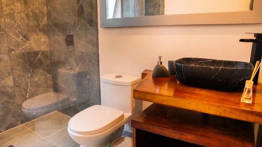 Casa de 10 alcobas en venta en Los Balsos, Medellín, 1000 m² · foto 17 de 20