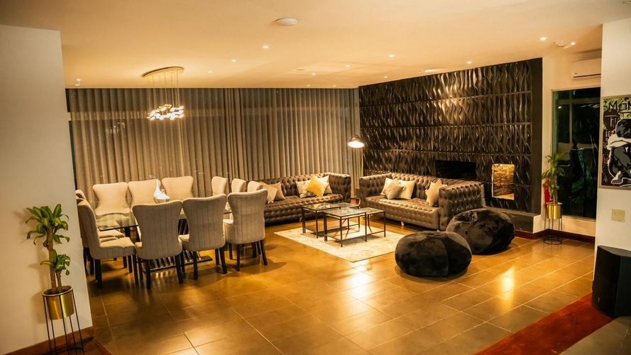 Casa de 10 alcobas en venta en Los Balsos, Medellín, 1000 m² · foto 7 de 20