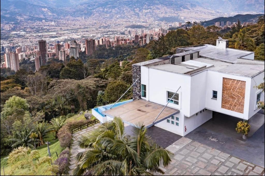 Casa en venta en Medellín 3