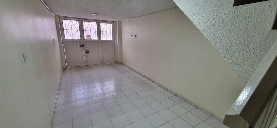 Casa de 9 alcobas en venta en Boita Et. I, Bogotá, 336 m² · foto 2 de 15