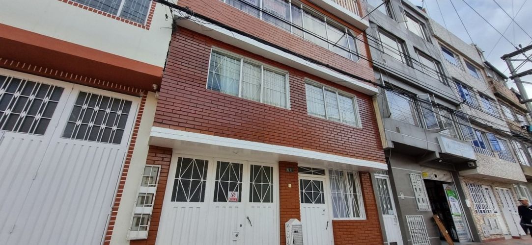 Casa de 9 alcobas en venta en Boita Et. I, Bogotá, 336 m² · foto 9 de 15